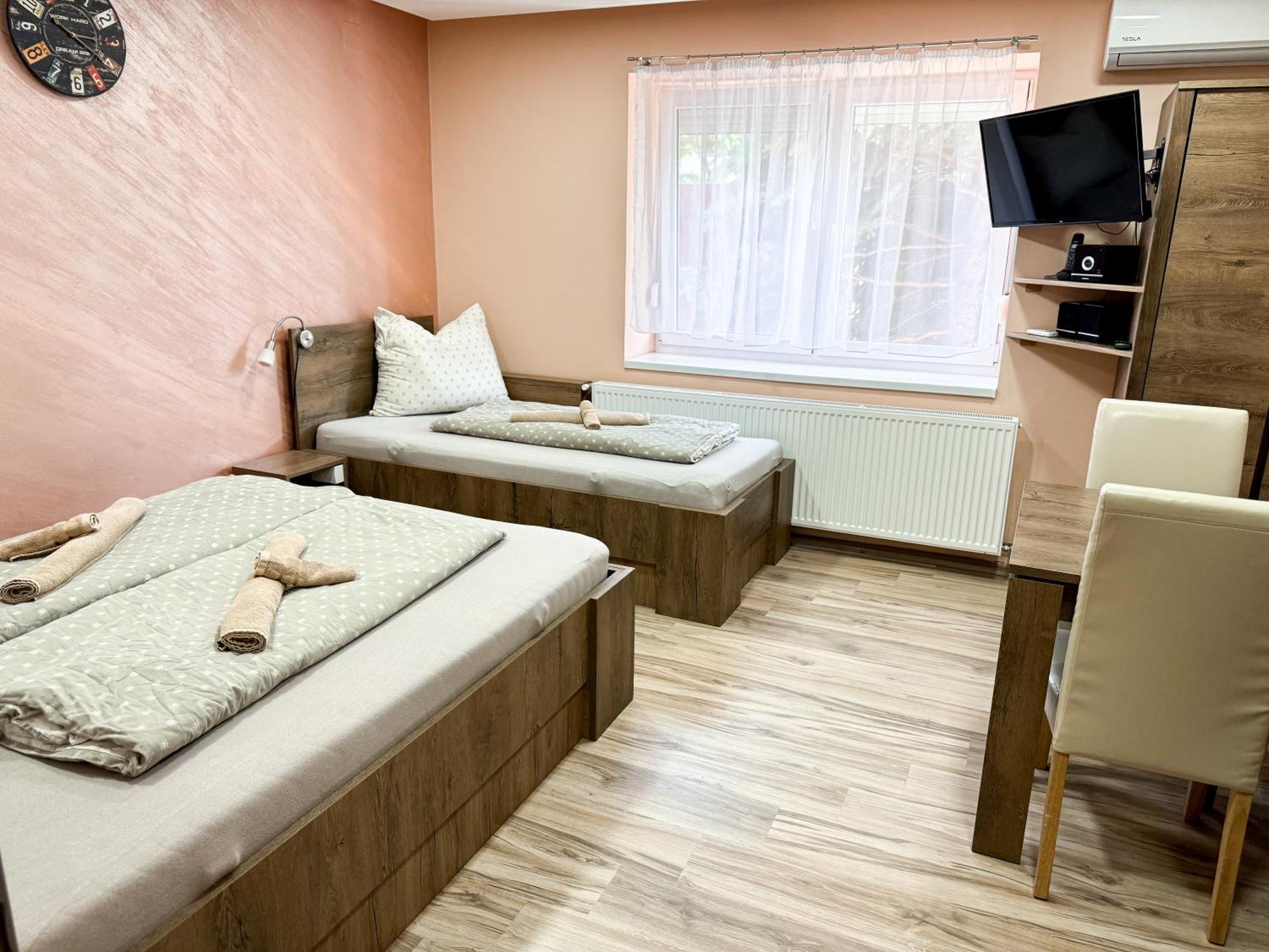 Kk Apartment Backa Topola Luaran gambar
