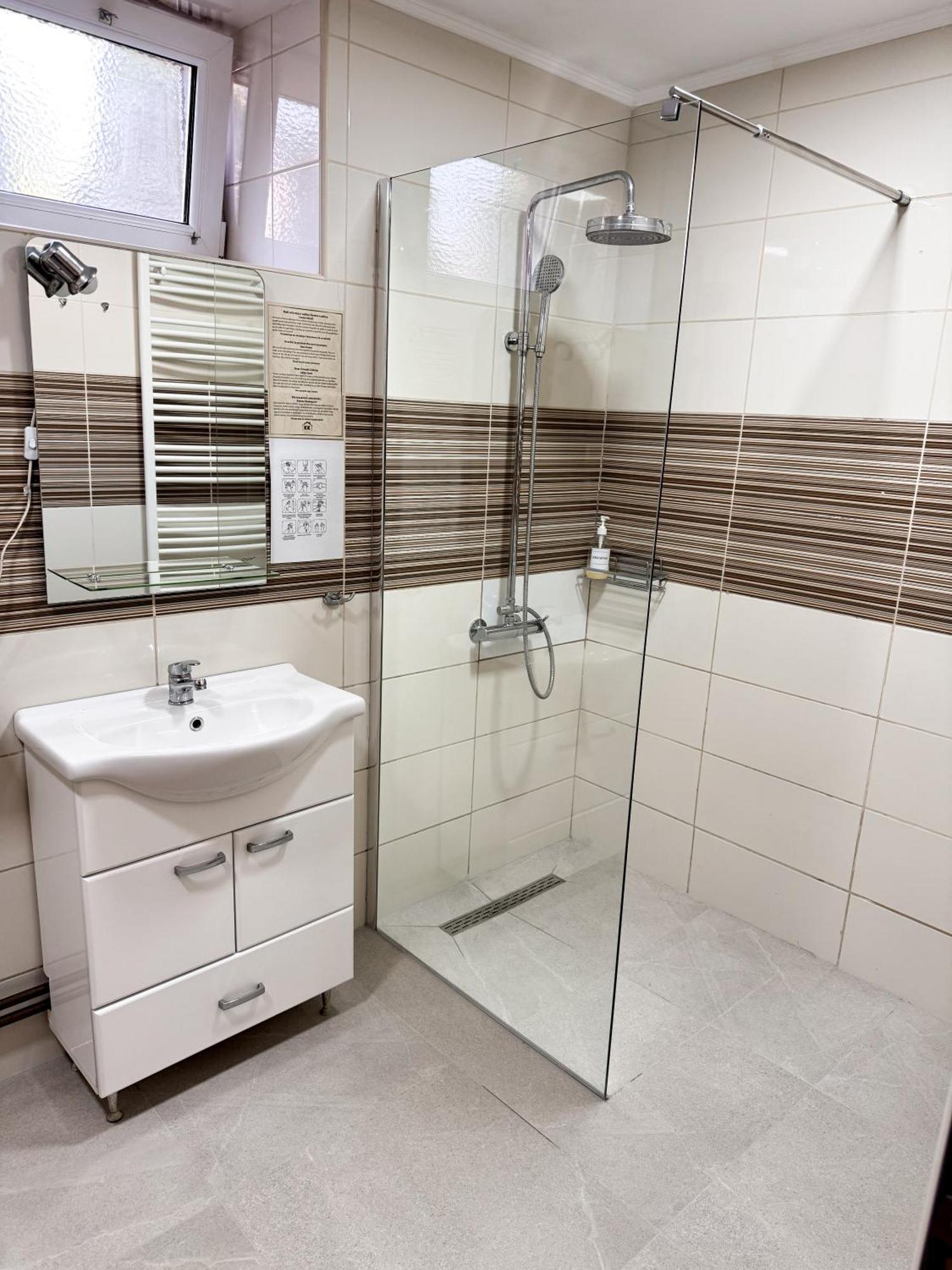 Kk Apartment Backa Topola Luaran gambar