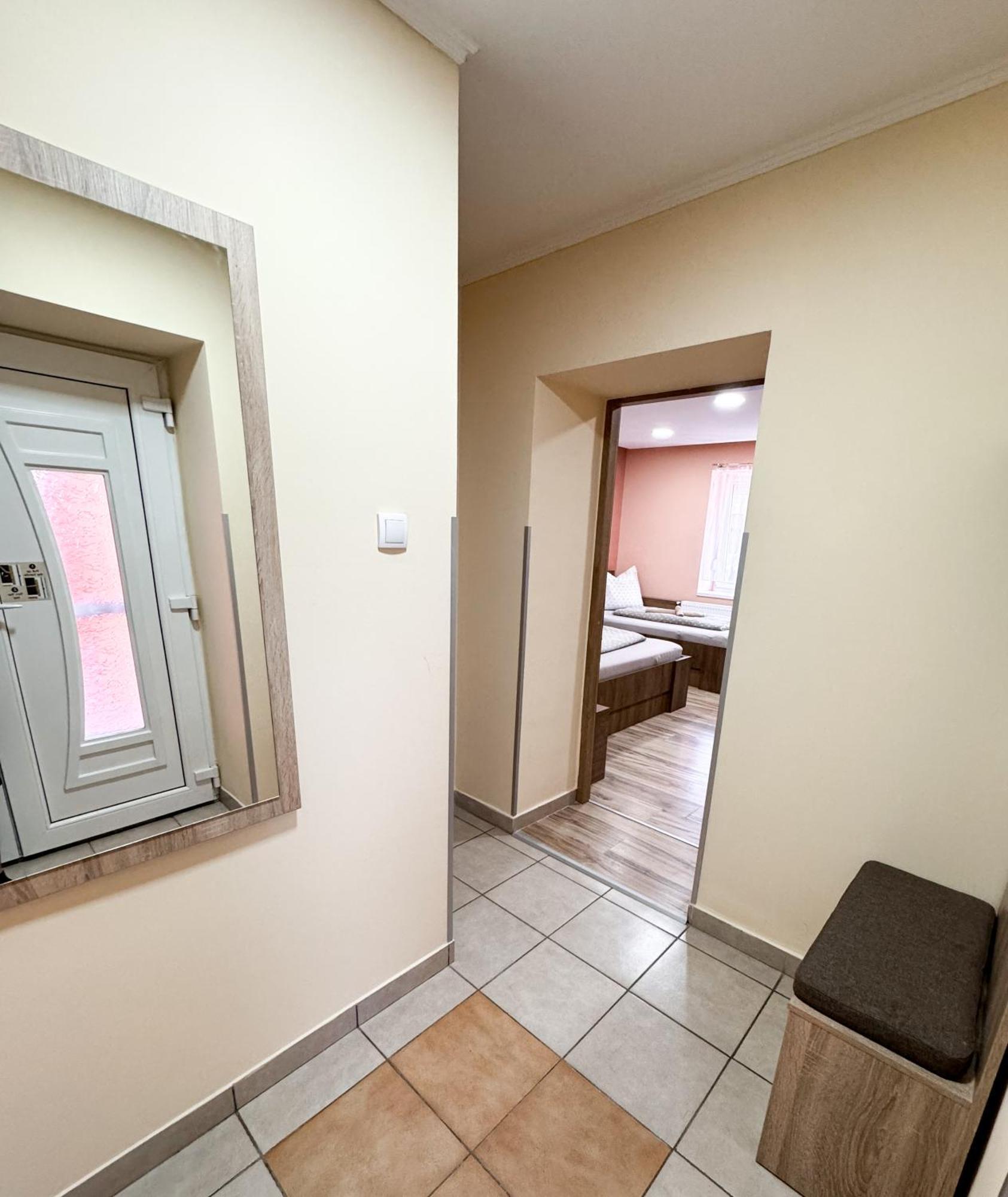 Kk Apartment Backa Topola Luaran gambar
