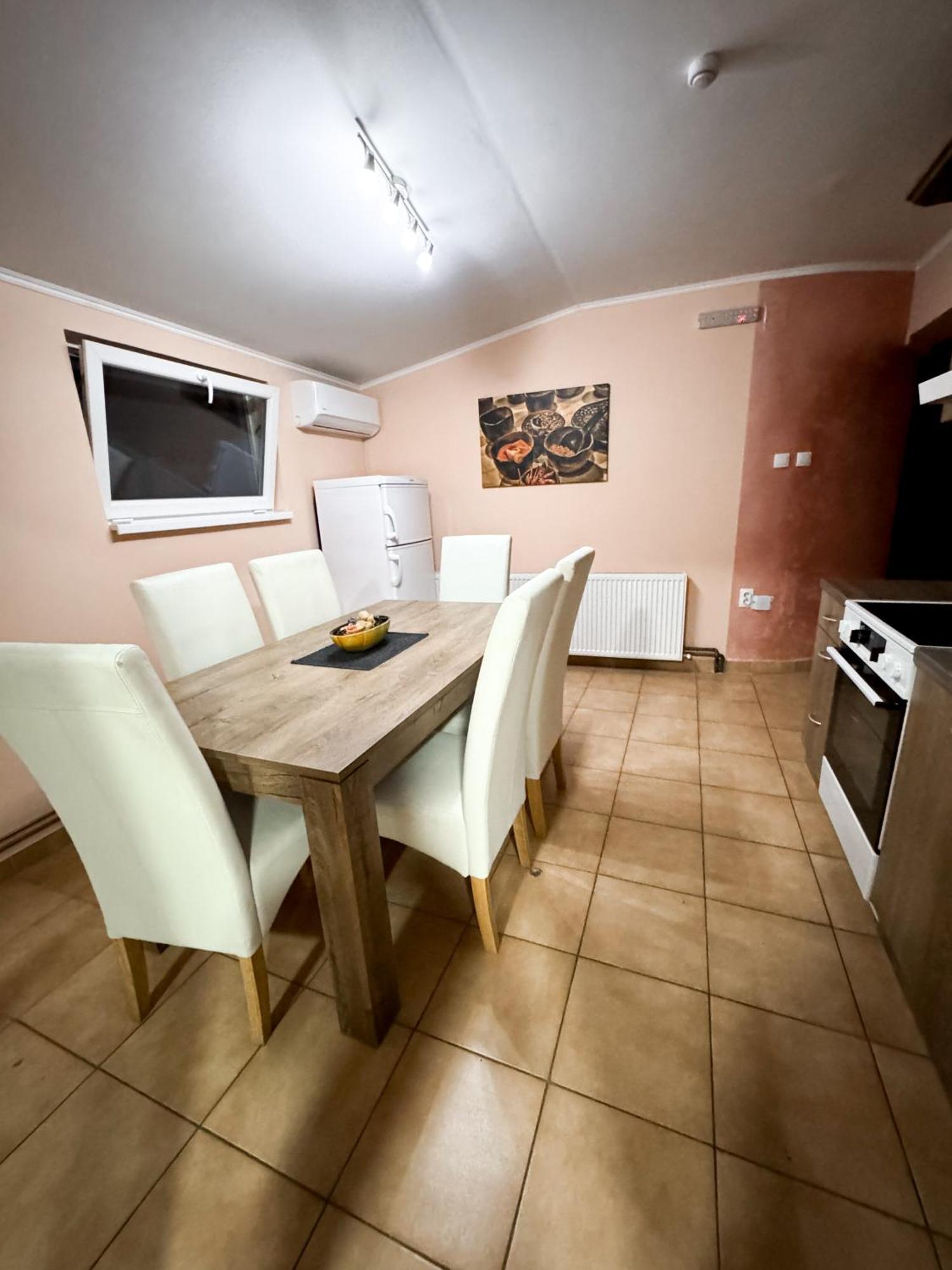 Kk Apartment Backa Topola Luaran gambar