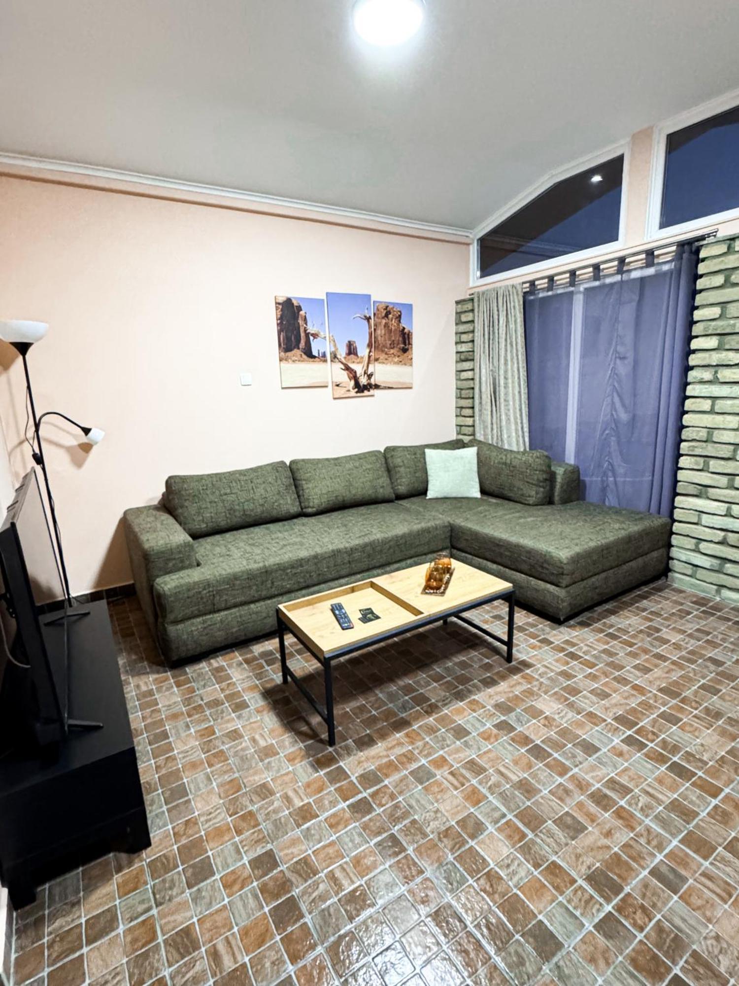 Kk Apartment Backa Topola Luaran gambar